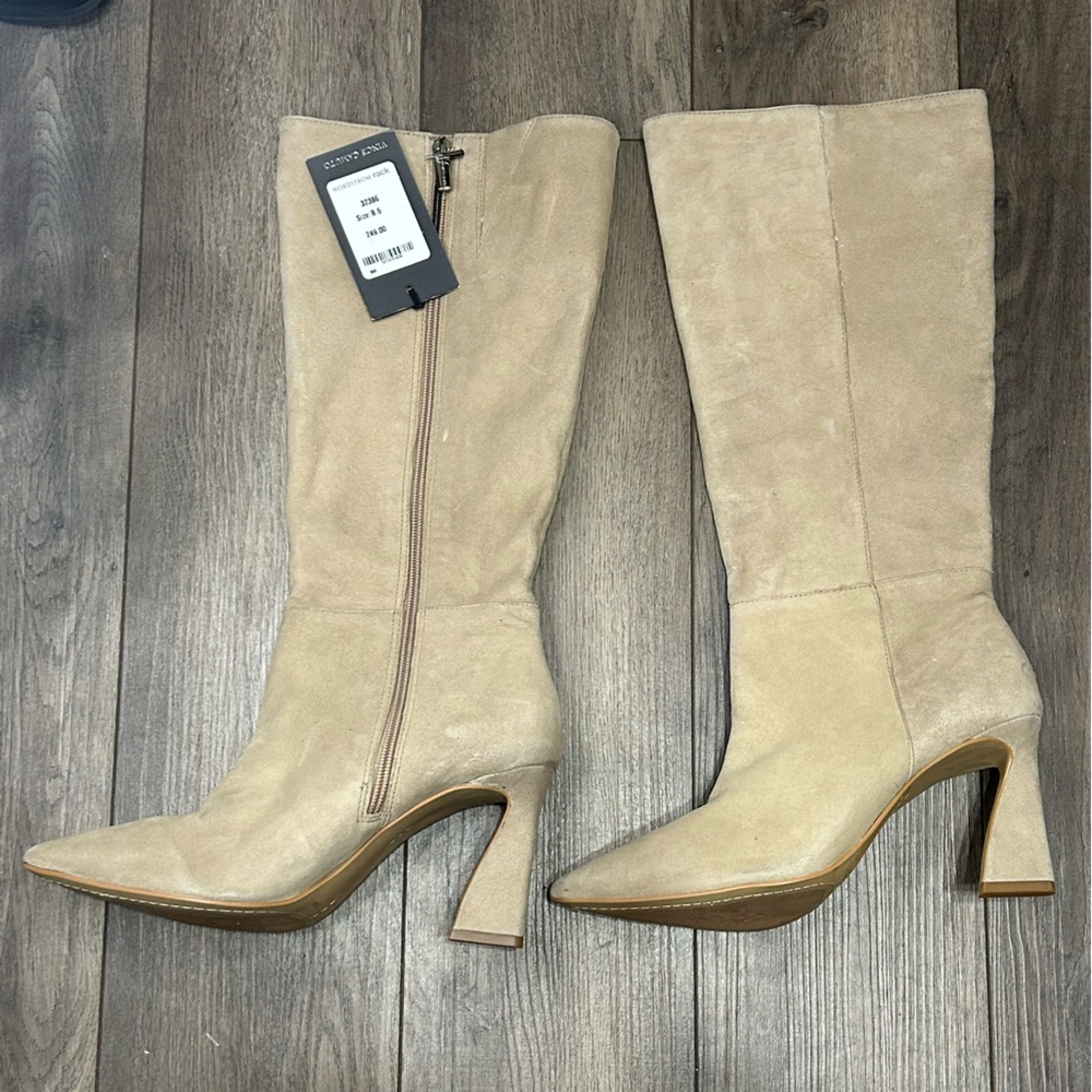 Vince Camuto.  NWT. Size 8.5.